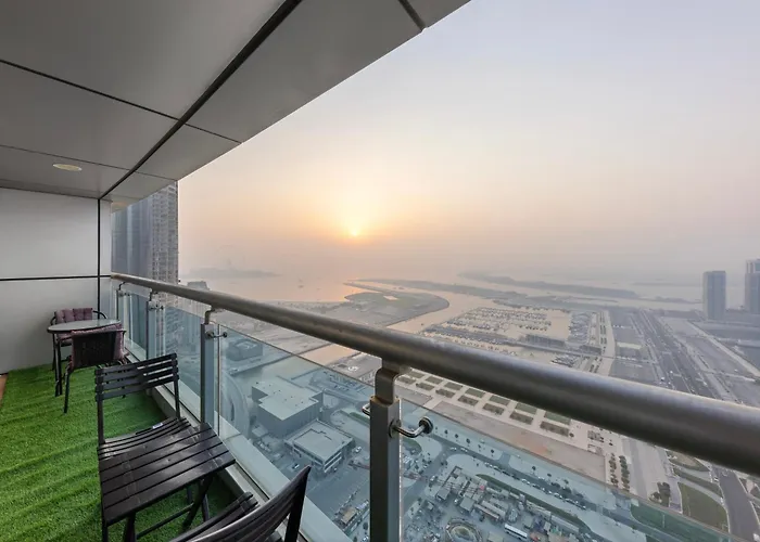 Spectacular 2 Bedroom Marina Sea Views